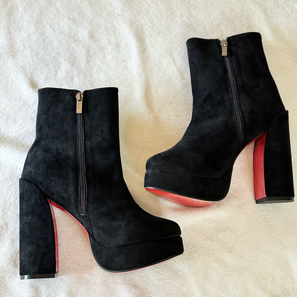 Christian Louboutin Women's Movida 130 Black Suede Ankle Platform Bootie Size 40